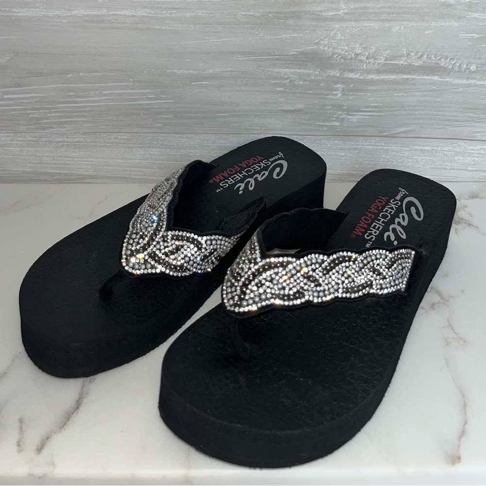 Skechers- Cali Vinyasa Happy Pearl Women’s Thong Sandals